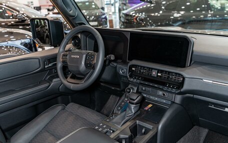Toyota Land Cruiser Prado, 2024 год, 11 290 000 рублей, 15 фотография