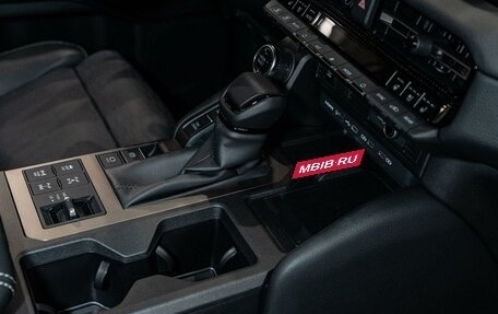 Toyota Land Cruiser Prado, 2024 год, 11 290 000 рублей, 16 фотография