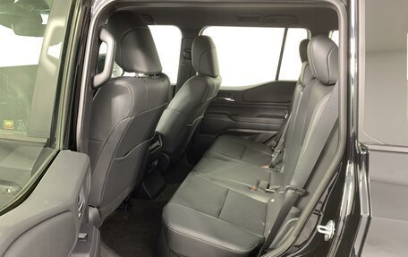 Toyota Land Cruiser Prado, 2024 год, 9 290 000 рублей, 12 фотография