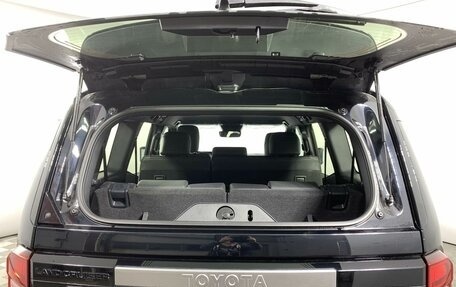 Toyota Land Cruiser Prado, 2024 год, 9 290 000 рублей, 21 фотография