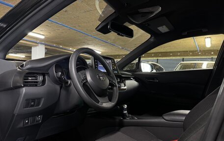 Toyota C-HR I рестайлинг, 2019 год, 1 845 000 рублей, 9 фотография