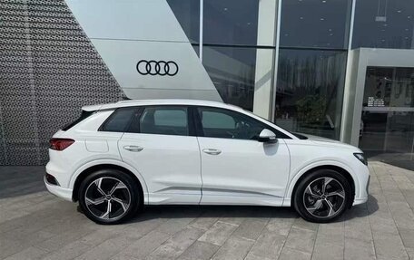 Audi Q4 e-tron, 2024 год, 3 199 000 рублей, 3 фотография