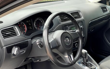 Volkswagen Jetta VI, 2011 год, 1 199 000 рублей, 10 фотография