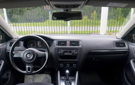 Volkswagen Jetta VI, 2011 год, 1 199 000 рублей, 13 фотография