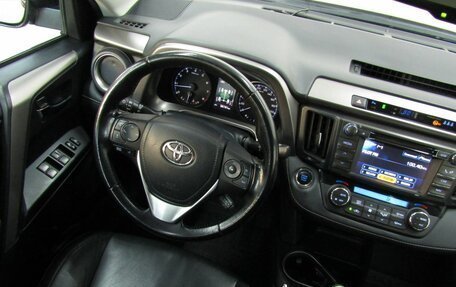 Toyota RAV4, 2018 год, 2 686 000 рублей, 19 фотография