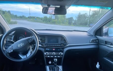 Hyundai Elantra VI рестайлинг, 2019 год, 2 100 000 рублей, 9 фотография
