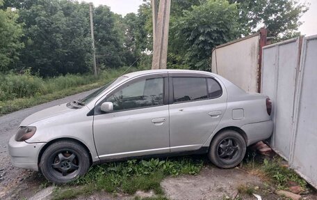 Toyota Platz, 2001 год, 300 000 рублей, 2 фотография