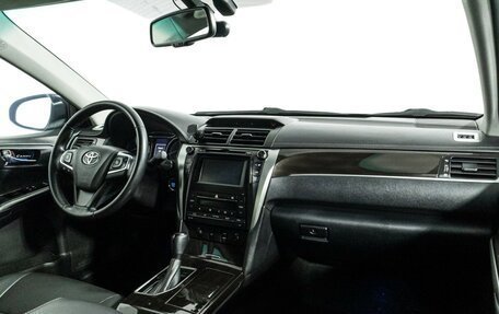 Toyota Camry, 2017 год, 2 240 000 рублей, 9 фотография