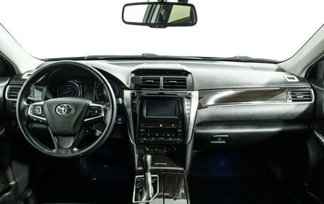 Toyota Camry, 2017 год, 2 240 000 рублей, 13 фотография