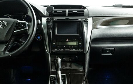 Toyota Camry, 2017 год, 2 240 000 рублей, 14 фотография