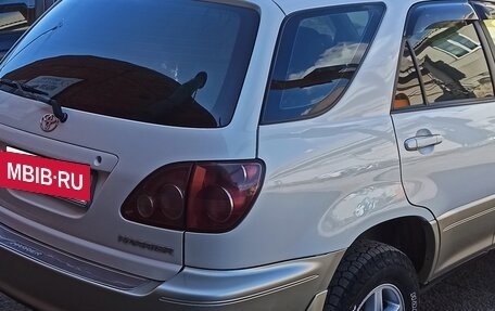 Toyota Harrier, 1998 год, 700 000 рублей, 6 фотография
