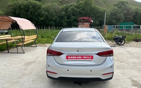 Hyundai Solaris II рестайлинг, 2017 год, 950 000 рублей, 2 фотография