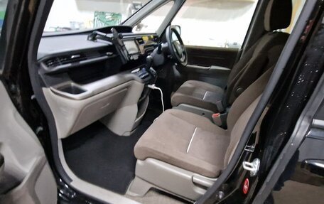 Honda Stepwgn IV, 2020 год, 2 190 000 рублей, 2 фотография
