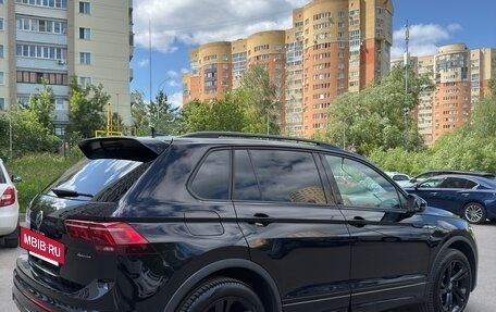 Volkswagen Tiguan II, 2021 год, 3 980 000 рублей, 3 фотография