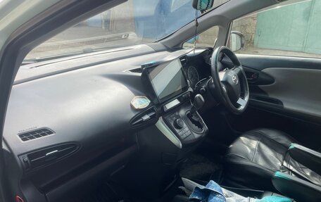 Toyota Wish II, 2011 год, 1 300 000 рублей, 7 фотография