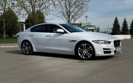 Jaguar XE I рестайлинг, 2016 год, 1 590 000 рублей, 6 фотография