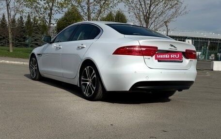 Jaguar XE I рестайлинг, 2016 год, 1 590 000 рублей, 5 фотография
