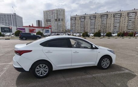 Hyundai Solaris II рестайлинг, 2021 год, 1 310 000 рублей, 4 фотография