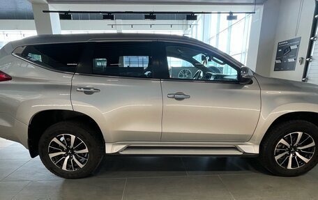 Mitsubishi Pajero Sport III рестайлинг, 2017 год, 2 899 000 рублей, 7 фотография