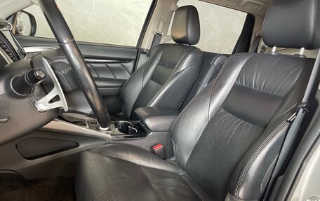 Mitsubishi Pajero Sport III рестайлинг, 2017 год, 2 899 000 рублей, 12 фотография
