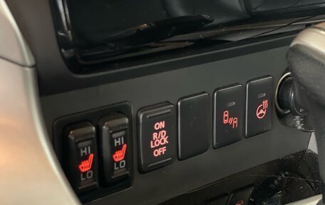 Mitsubishi Pajero Sport III рестайлинг, 2017 год, 2 899 000 рублей, 16 фотография