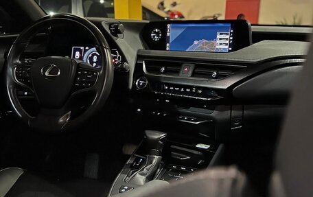 Lexus UX I, 2021 год, 2 800 000 рублей, 7 фотография