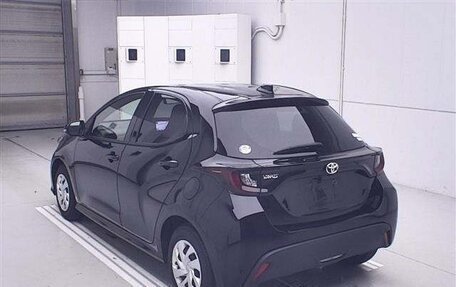Toyota Yaris, 2021 год, 901 000 рублей, 1 фотография