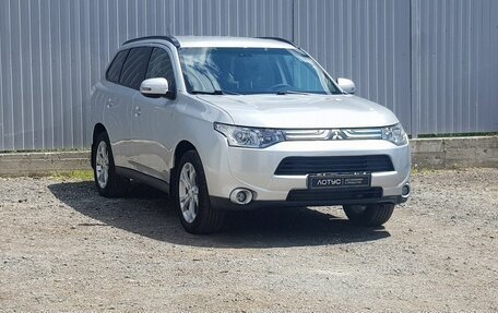 Mitsubishi Outlander III рестайлинг 3, 2013 год, 1 449 000 рублей, 1 фотография