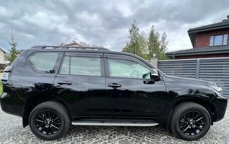 Toyota Land Cruiser Prado 150 рестайлинг 2, 2021 год, 7 990 000 рублей, 5 фотография