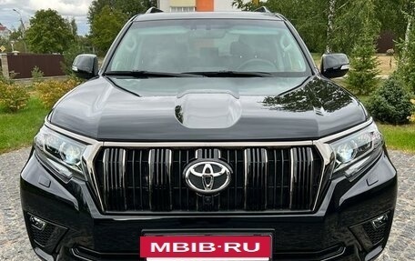 Toyota Land Cruiser Prado 150 рестайлинг 2, 2021 год, 7 990 000 рублей, 3 фотография