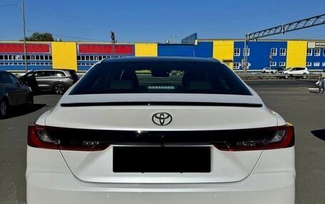 Toyota Camry, 2025 год, 3 930 000 рублей, 6 фотография