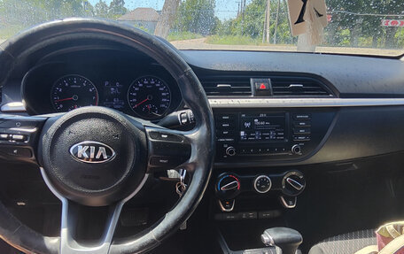 KIA Rio IV, 2018 год, 1 300 000 рублей, 6 фотография