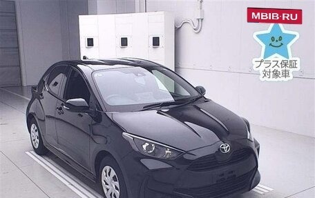 Toyota Yaris, 2021 год, 901 000 рублей, 2 фотография