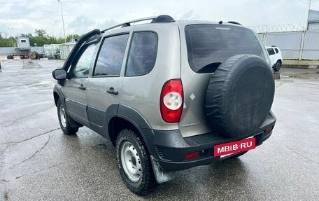 Chevrolet Niva I рестайлинг, 2011 год, 421 000 рублей, 2 фотография