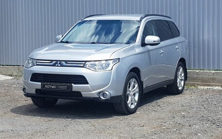 Mitsubishi Outlander III рестайлинг 3, 2013 год, 1 449 000 рублей, 2 фотография