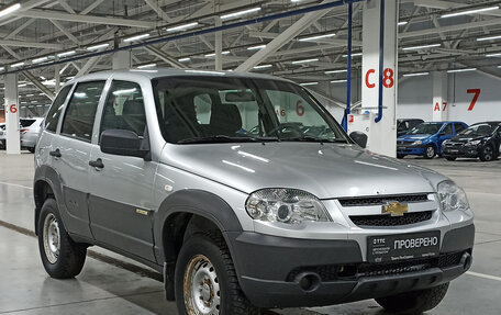 Chevrolet Niva I рестайлинг, 2017 год, 599 000 рублей, 5 фотография