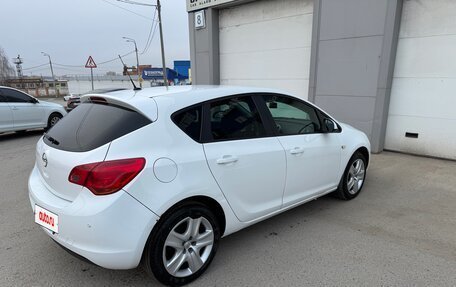 Opel Astra J, 2010 год, 620 000 рублей, 3 фотография