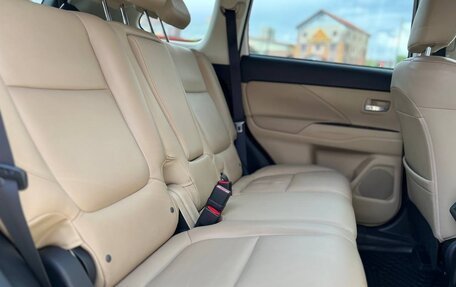 Mitsubishi Outlander III рестайлинг 3, 2019 год, 2 350 000 рублей, 24 фотография