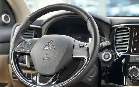 Mitsubishi Outlander III рестайлинг 3, 2019 год, 2 350 000 рублей, 27 фотография