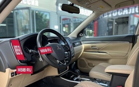 Mitsubishi Outlander III рестайлинг 3, 2019 год, 2 350 000 рублей, 19 фотография
