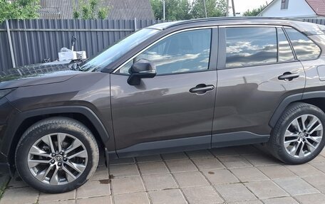 Toyota RAV4, 2021 год, 2 600 000 рублей, 2 фотография