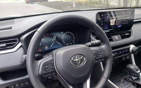 Toyota RAV4, 2024 год, 3 650 000 рублей, 11 фотография