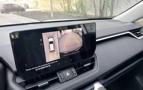 Toyota RAV4, 2024 год, 3 650 000 рублей, 15 фотография