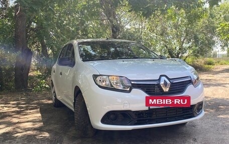Renault Logan II, 2017 год, 465 000 рублей, 3 фотография
