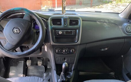 Renault Logan II, 2017 год, 465 000 рублей, 14 фотография
