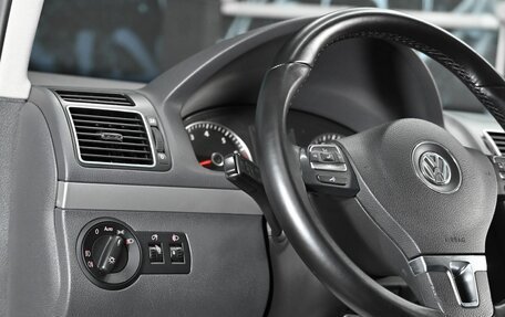 Volkswagen Touran III, 2012 год, 995 000 рублей, 9 фотография