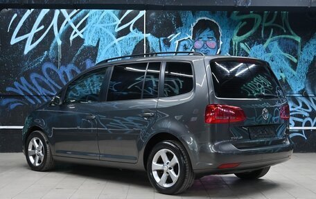 Volkswagen Touran III, 2012 год, 995 000 рублей, 3 фотография