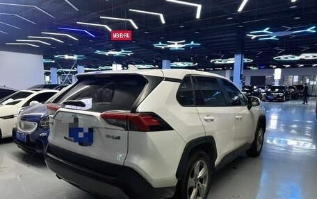 Toyota RAV4, 2021 год, 2 232 000 рублей, 3 фотография