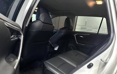 Toyota RAV4, 2021 год, 2 232 000 рублей, 7 фотография