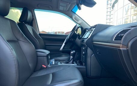 Toyota Land Cruiser Prado 150 рестайлинг 2, 2018 год, 5 700 000 рублей, 12 фотография
